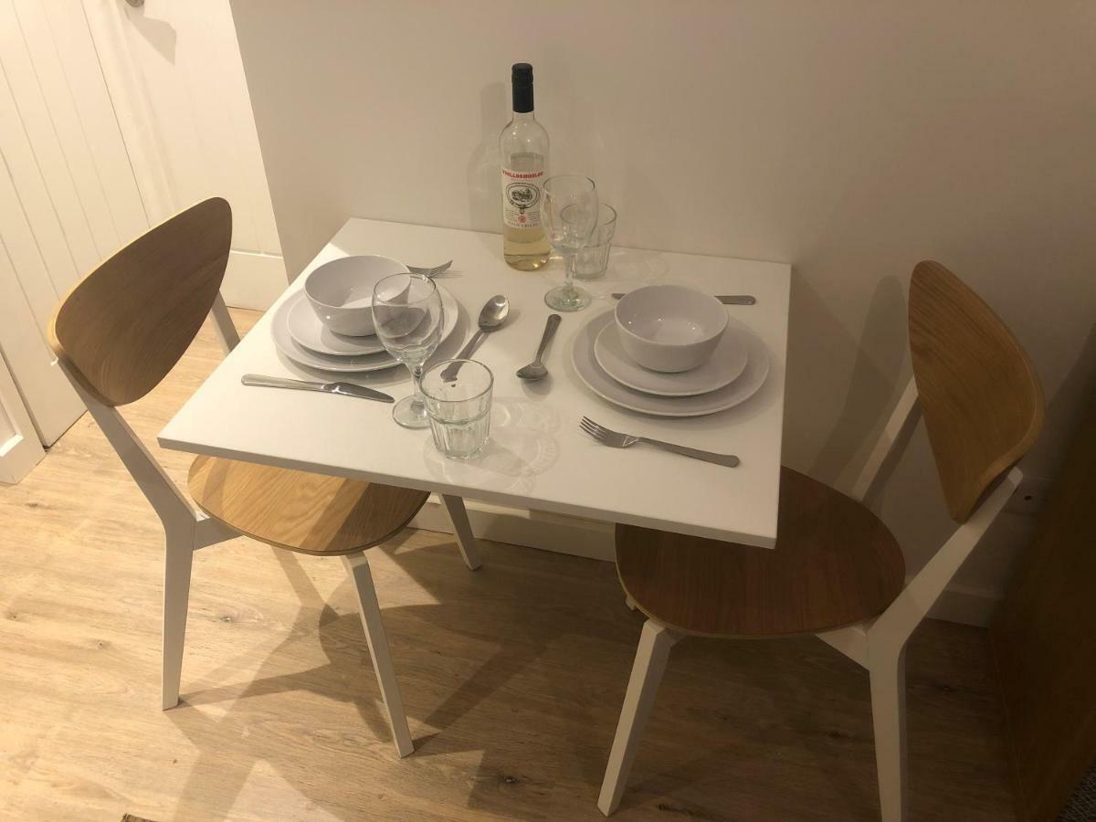 Home-From-Home - Self Catering Garden Apartment, Waterlooville Zewnętrze zdjęcie