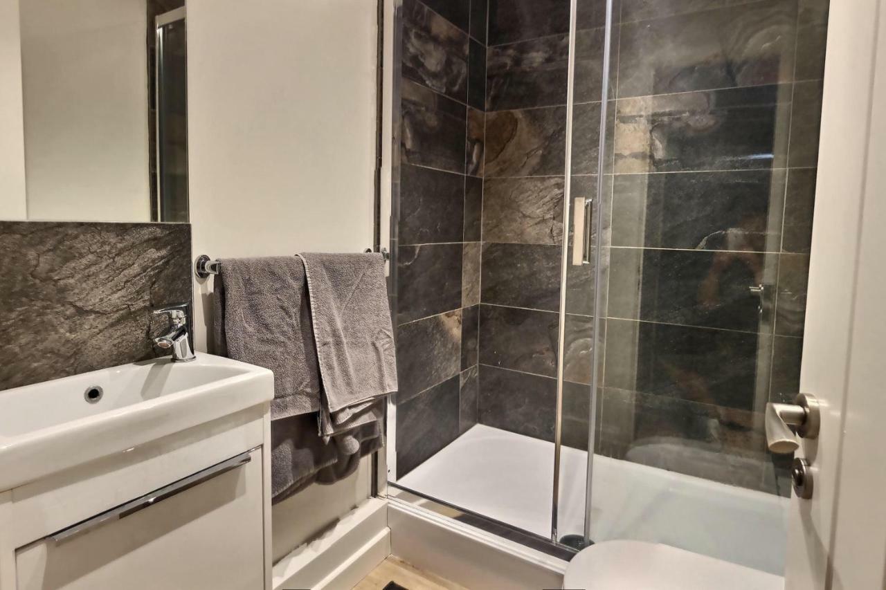 Home-From-Home - Self Catering Garden Apartment, Waterlooville Zewnętrze zdjęcie