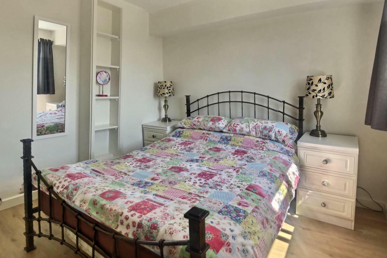 Home-From-Home - Self Catering Garden Apartment, Waterlooville Zewnętrze zdjęcie