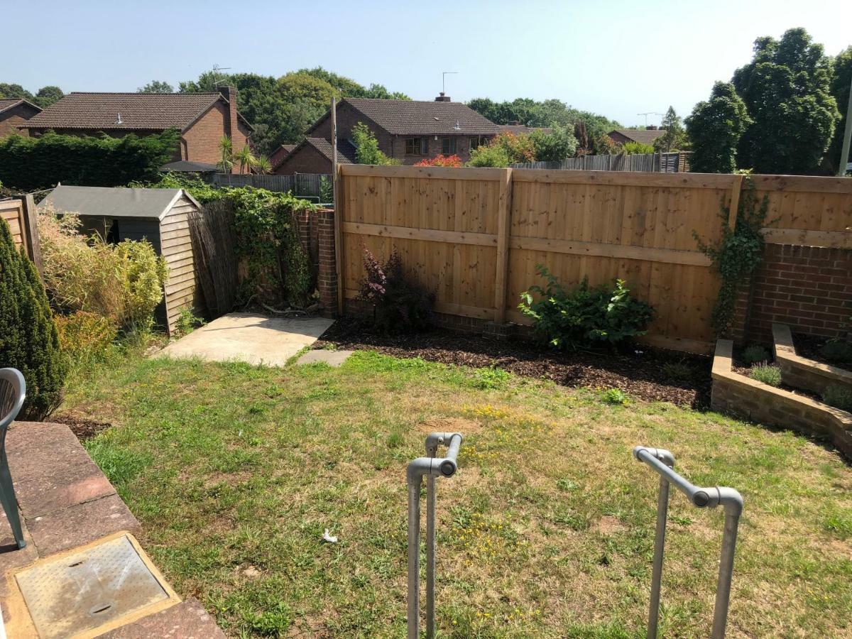Home-From-Home - Self Catering Garden Apartment, Waterlooville Zewnętrze zdjęcie