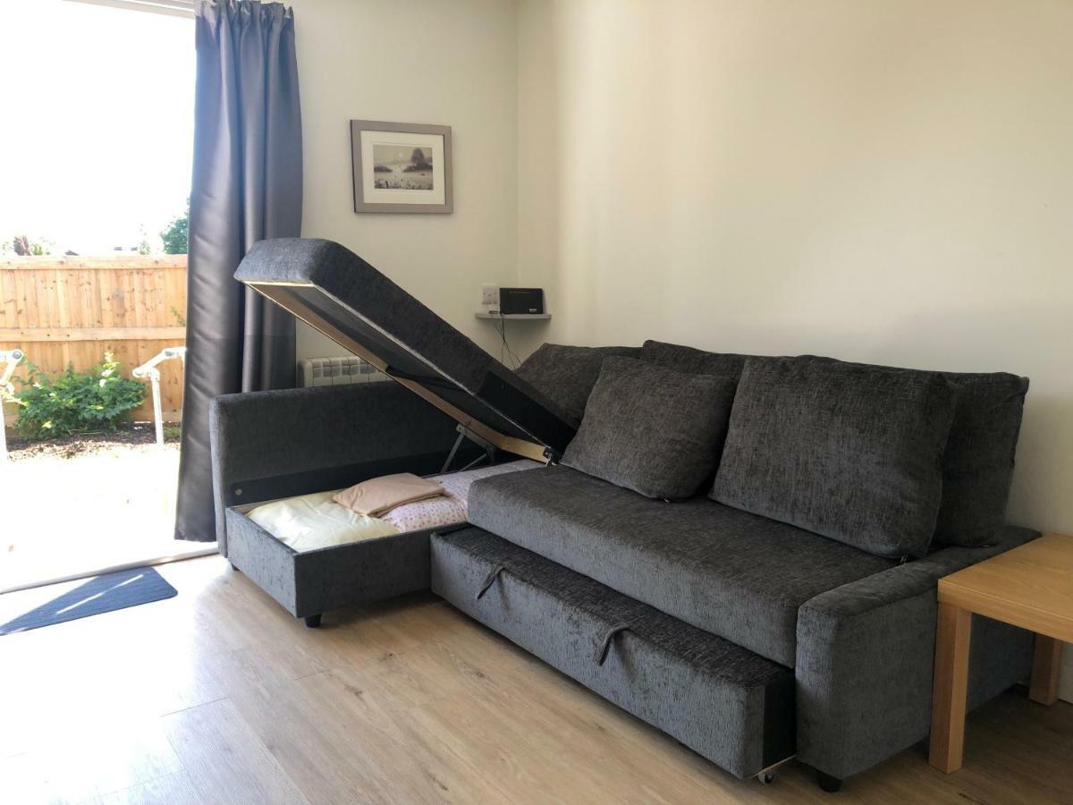 Home-From-Home - Self Catering Garden Apartment, Waterlooville Zewnętrze zdjęcie