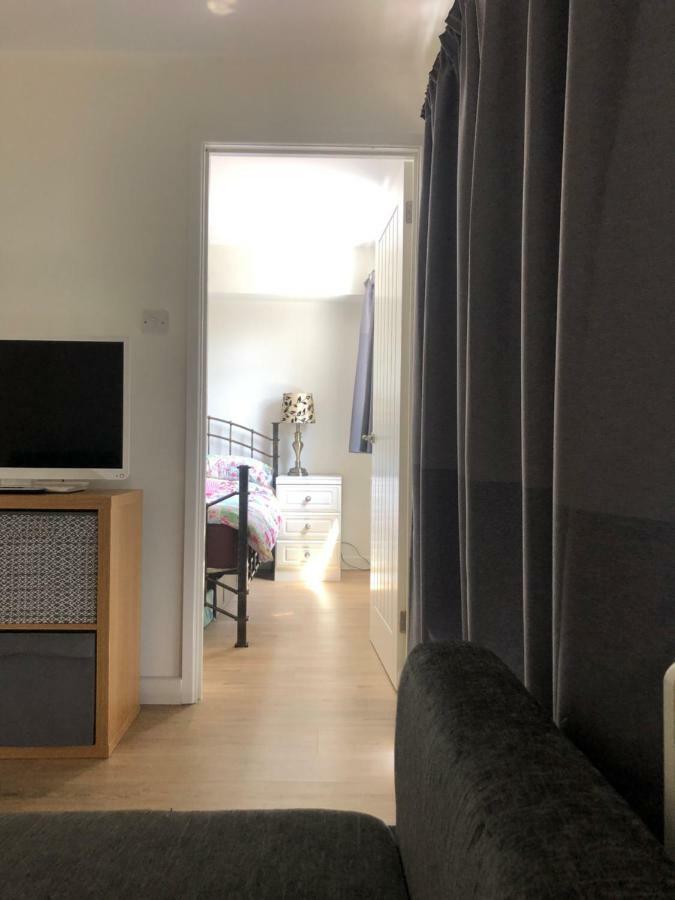 Home-From-Home - Self Catering Garden Apartment, Waterlooville Zewnętrze zdjęcie